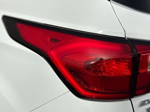 Used 2019 Ford Escape SE FWD image 31