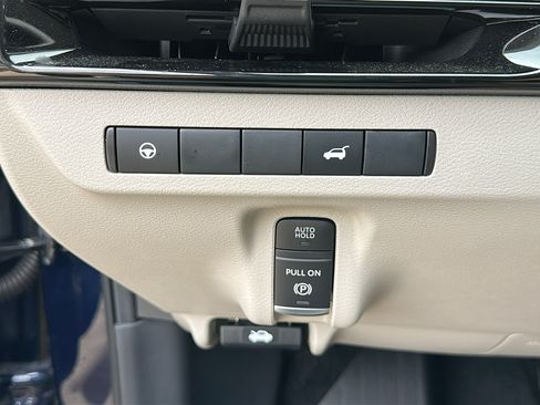 Certified 2025 Nissan Murano SV AWD/4WD image 13