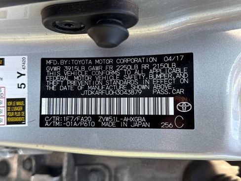 Used 2017 Toyota Prius Three FWD image 19