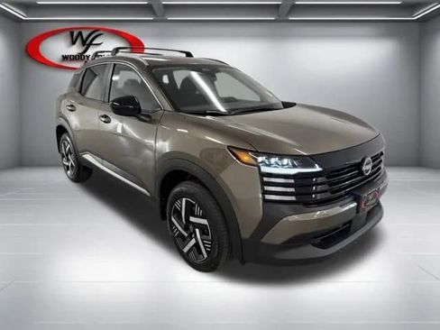 New 2026 Nissan Kicks SV FWD image 3