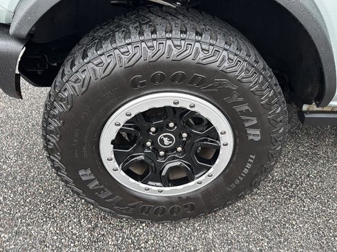 Used 2023 Ford Bronco Badlands image 31
