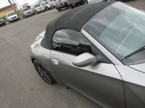 Used 2003 BMW Z4 2.5i image 41