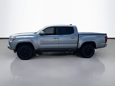 Used 2018 Toyota Tacoma SR5 RWD image 8