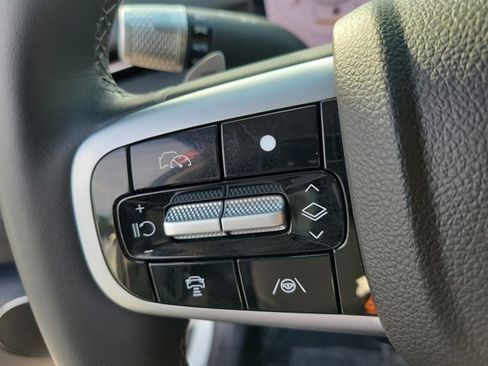 Used 2026 Genesis GV70 2.5T Select image 22