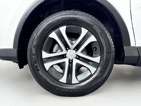 Used 2018 Toyota RAV4 LE w/ All Weather Liner Package AWD/4WD image 40
