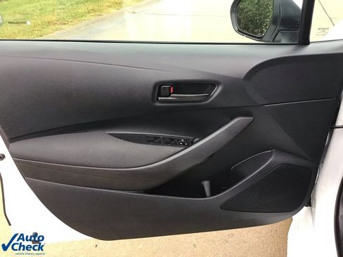 Used 2024 Toyota Corolla LE image 25