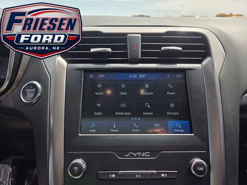 Used 2020 Ford Fusion SE AWD/4WD image 18