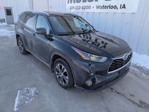 Used 2022 Toyota Highlander XLE image 8