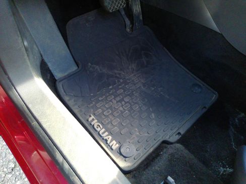 Used 2013 Volkswagen Tiguan SEL FWD image 7