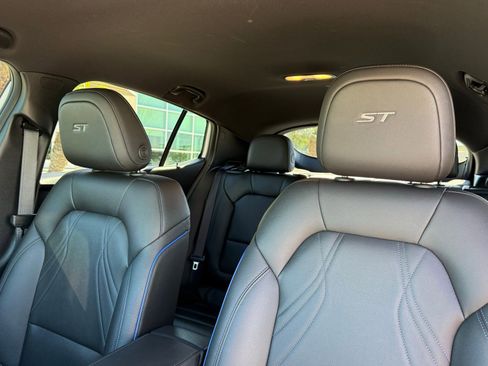 Used 2024 Buick Envista Sport Touring image 21