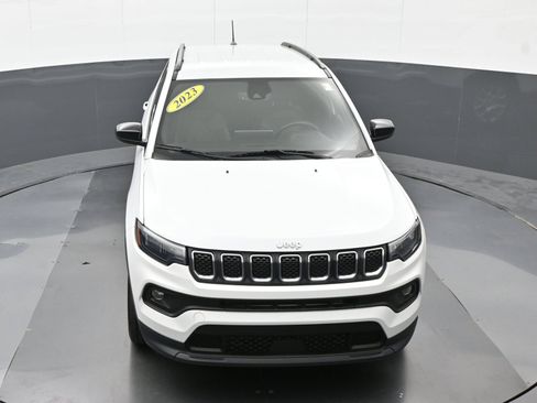 Used 2023 Jeep Compass Latitude AWD/4WD image 34