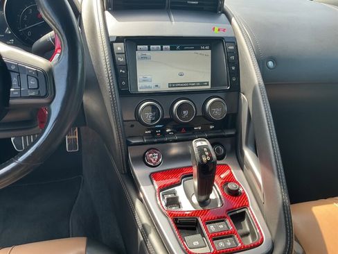 Used 2017 Jaguar F-TYPE R image 21