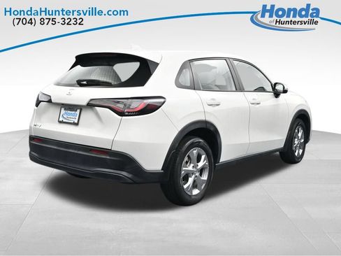 Used 2024 Honda HR-V LX image 3