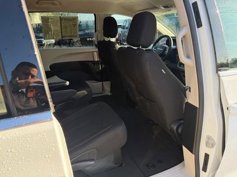 Certified 2023 Chrysler Voyager LX FWD image 29