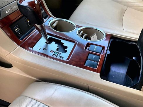 Used 2012 Toyota Highlander Limited image 16