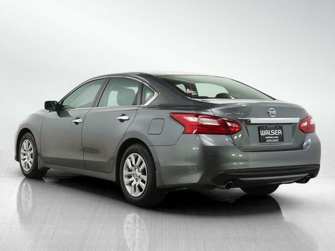 Used 2016 Nissan Altima 2.5 S w/ Power Driver Seat Package FWD image 3