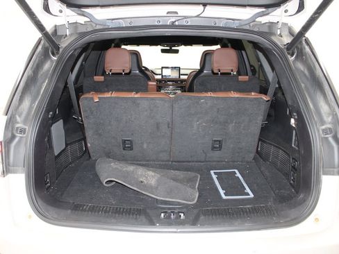 Used 2022 Lincoln Aviator Reserve w/ Equipment Group 201A AWD/4WD image 14