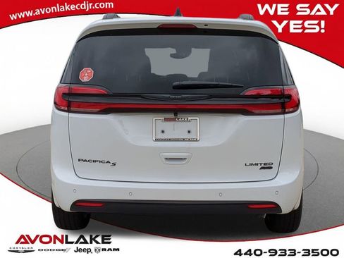 New 2026 Chrysler Pacifica Limited w/ S Appearance Package image 5