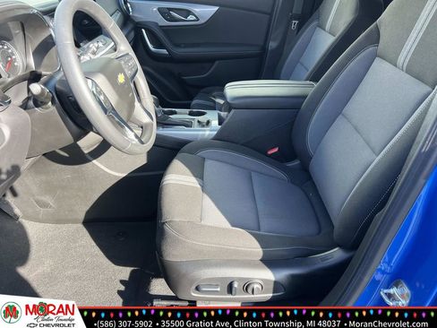 Certified 2025 Chevrolet Blazer LT w/ Convenience Package image 16