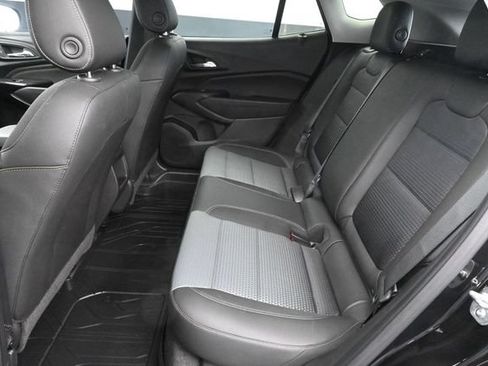 Used 2026 Chevrolet Trax LT w/ LT Convenience Package FWD image 26