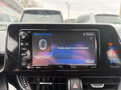 Used 2018 Toyota C-HR XLE FWD image 24