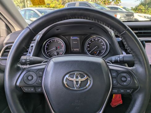 Used 2019 Toyota Camry LE image 24