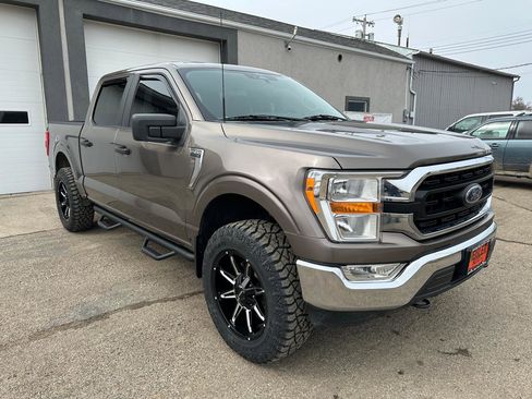 Used 2022 Ford F150 XLT image 2