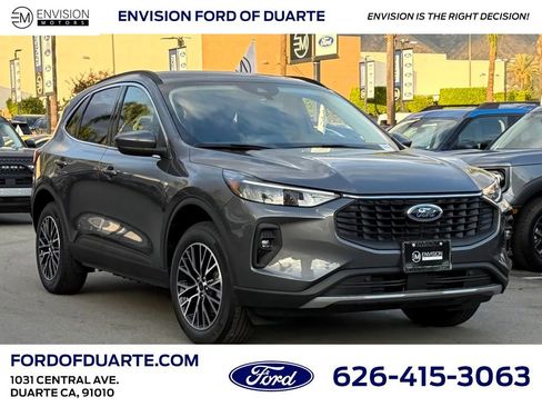 New 2025 Ford Escape SE image 2