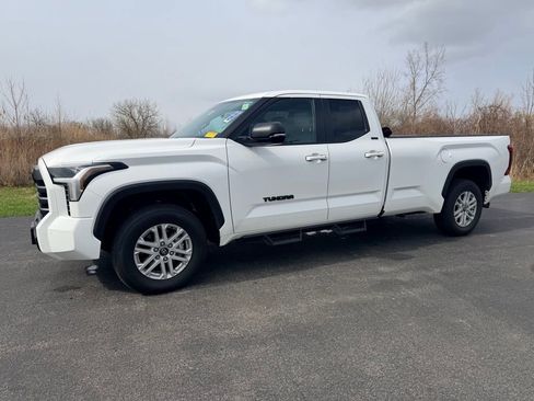 Used 2025 Toyota Tundra SR5 w/ SR5 Premium Package AWD/4WD image 3