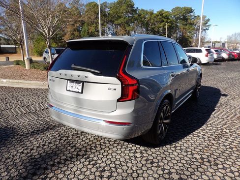 Certified 2025 Volvo XC90 B5 Core image 7