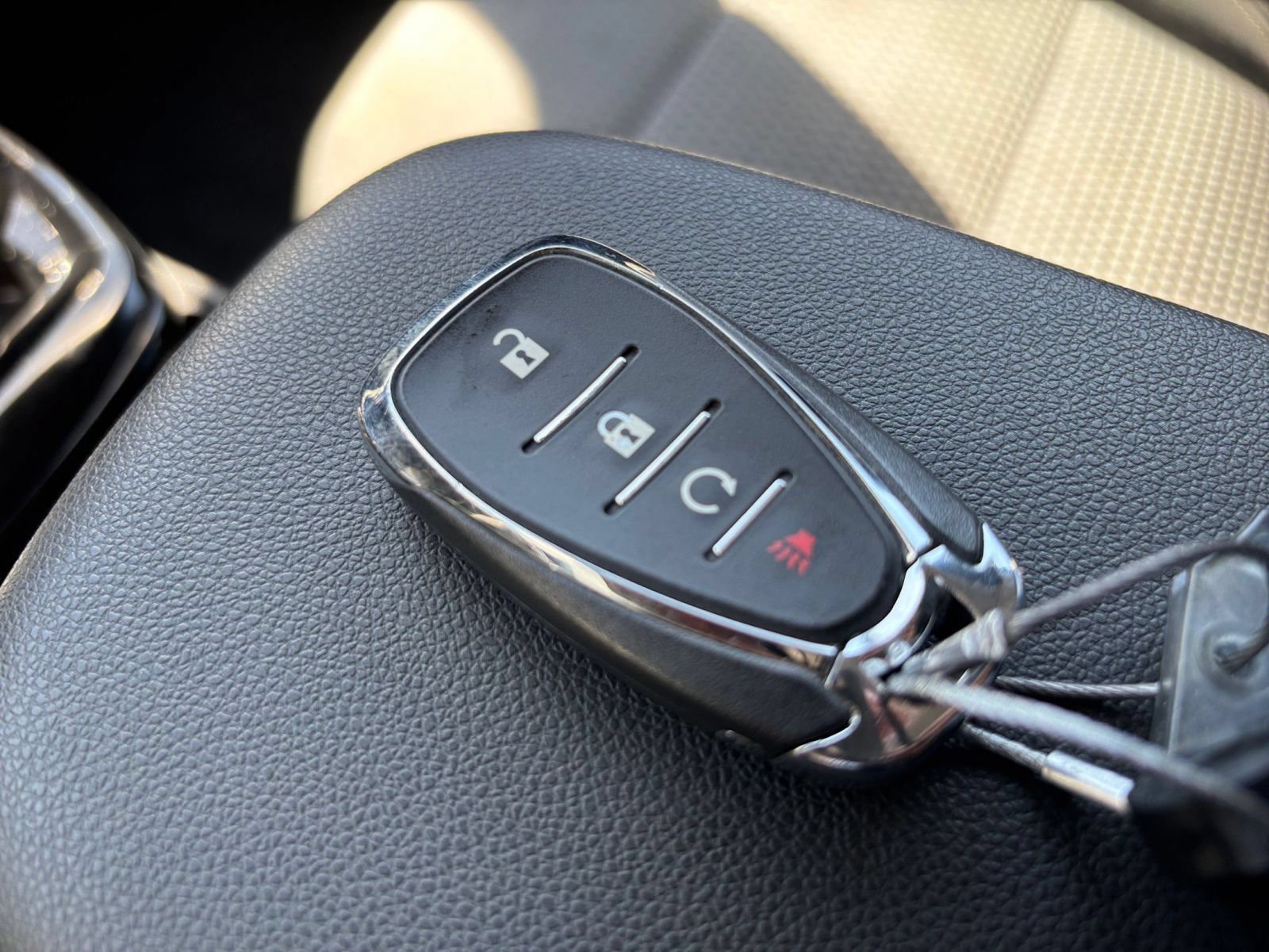 Used 2025 Chevrolet Trax LT FWD image 20