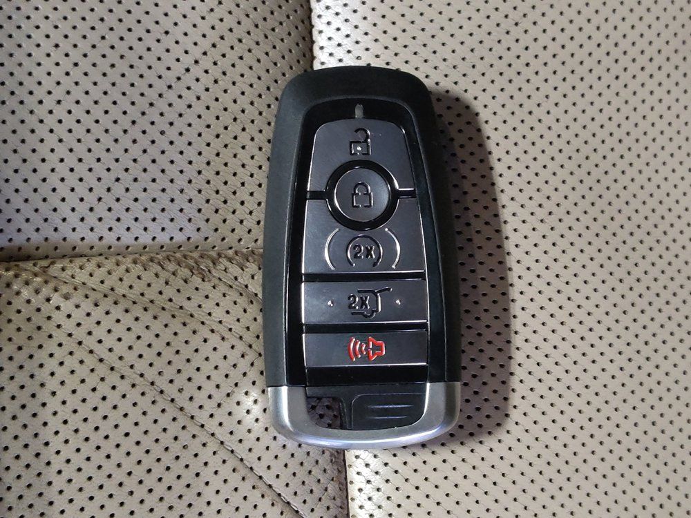 Used 2020 Lincoln Aviator Reserve w/ Equipment Group 201A RWD image 32