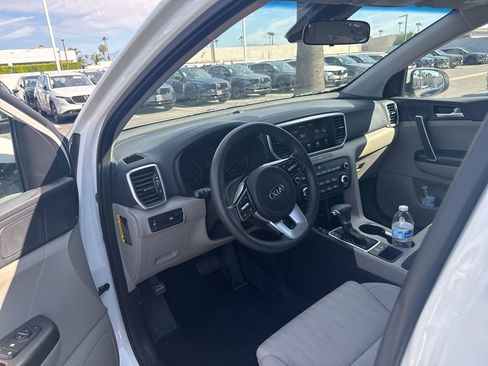 Used 2022 Kia Sportage LX image 32