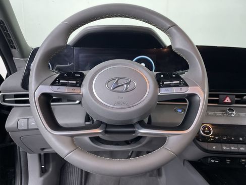 Used 2023 Hyundai Elantra SEL w/ Convenience Package FWD image 13
