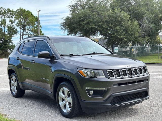 Used 2018 Jeep Compass Latitude w/ Popular Equipment Group FWD image 4
