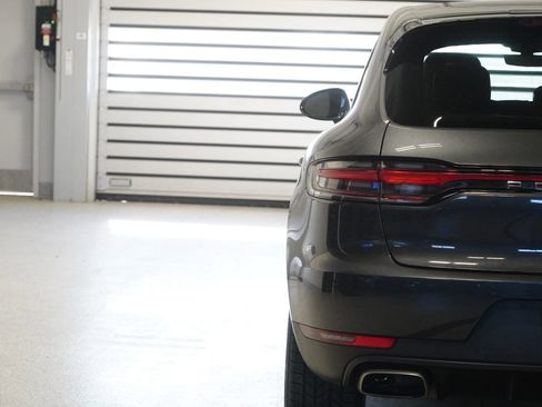 Used 2021 Porsche Macan Base image 10
