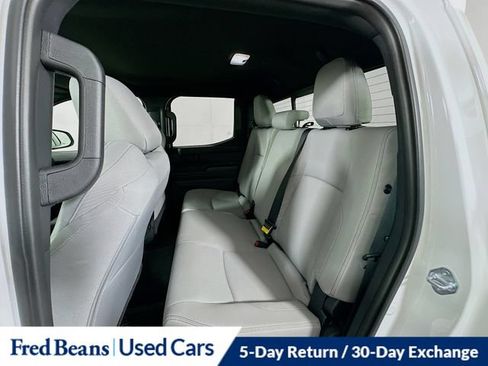 Used 2025 Toyota Tacoma SR5 w/ SR5 Upgrade Package AWD/4WD image 29