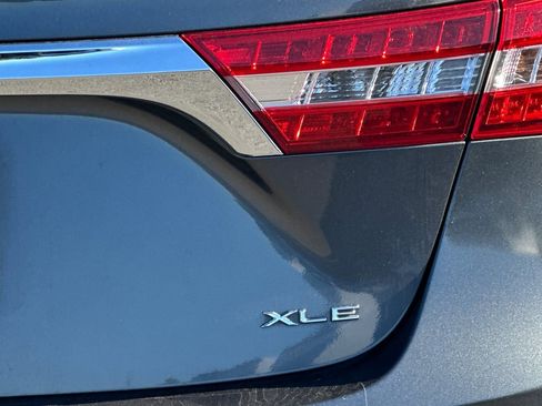 Used 2013 Toyota Avalon Limited image 31