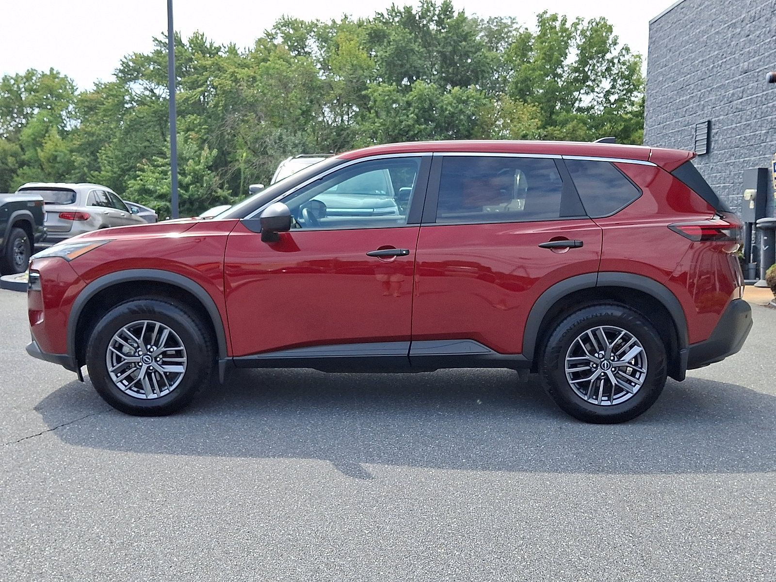 Certified 2023 Nissan Rogue S AWD/4WD image 4