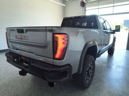 Used 2024 GMC Sierra 2500 AT4X AWD/4WD image 5