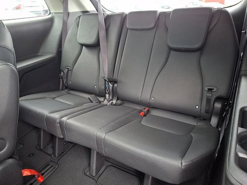 Certified 2025 Kia Carnival SX Prestige FWD image 11