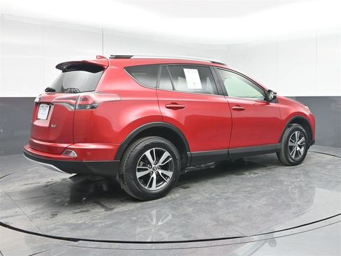 Used 2016 Toyota RAV4 XLE image 5