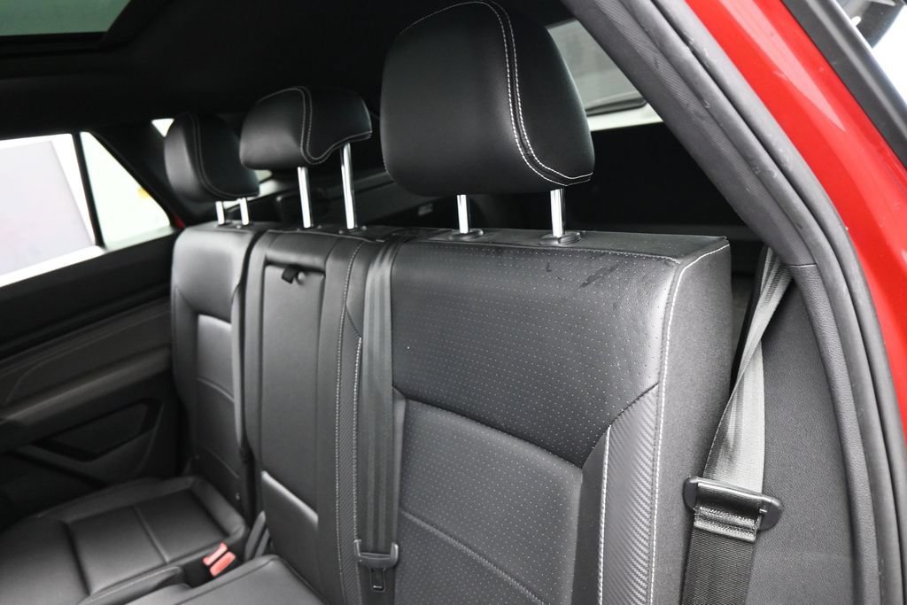 Used 2021 Volkswagen Atlas Cross Sport SE w/ Panoramic Sunroof Package FWD image 32