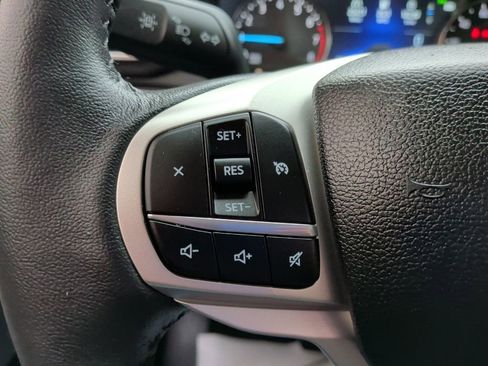 Certified 2024 Ford Explorer XLT w/ Equipment Group 202A AWD/4WD image 17