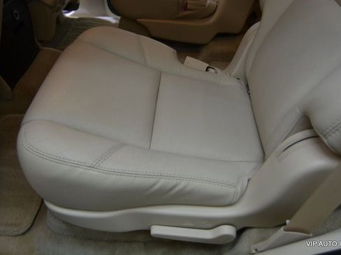 Used 2007 Cadillac Escalade AWD w/ Climate Package image 27