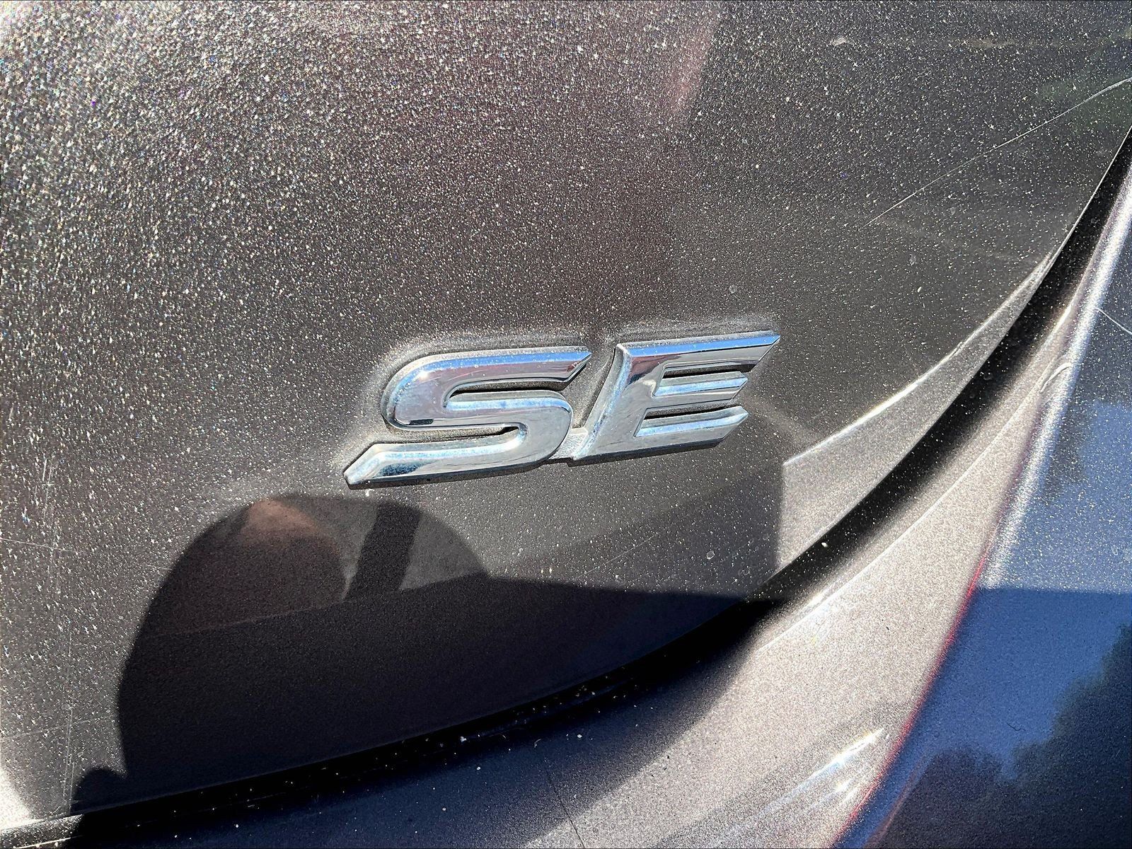 Used 2019 Toyota Camry SE w/ Convenience Package FWD image 24
