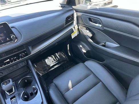 New 2026 Nissan Rogue Dark Armor image 18