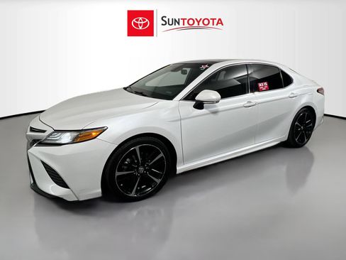 Used 2019 Toyota Camry XSE w/ Navigation Package FWD image 9