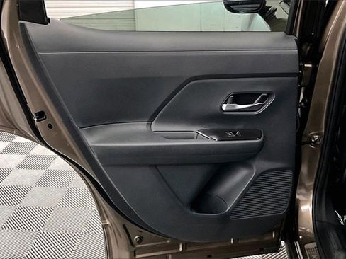 New 2026 Nissan Kicks SR image 31