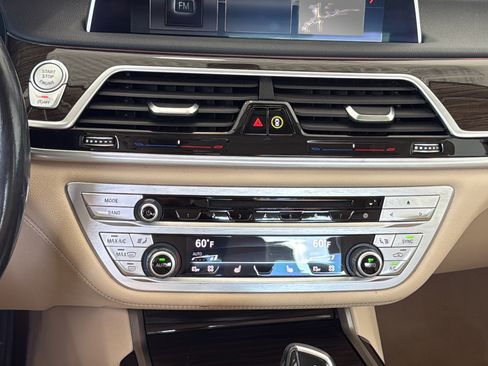 Used 2019 BMW 740i RWD image 35